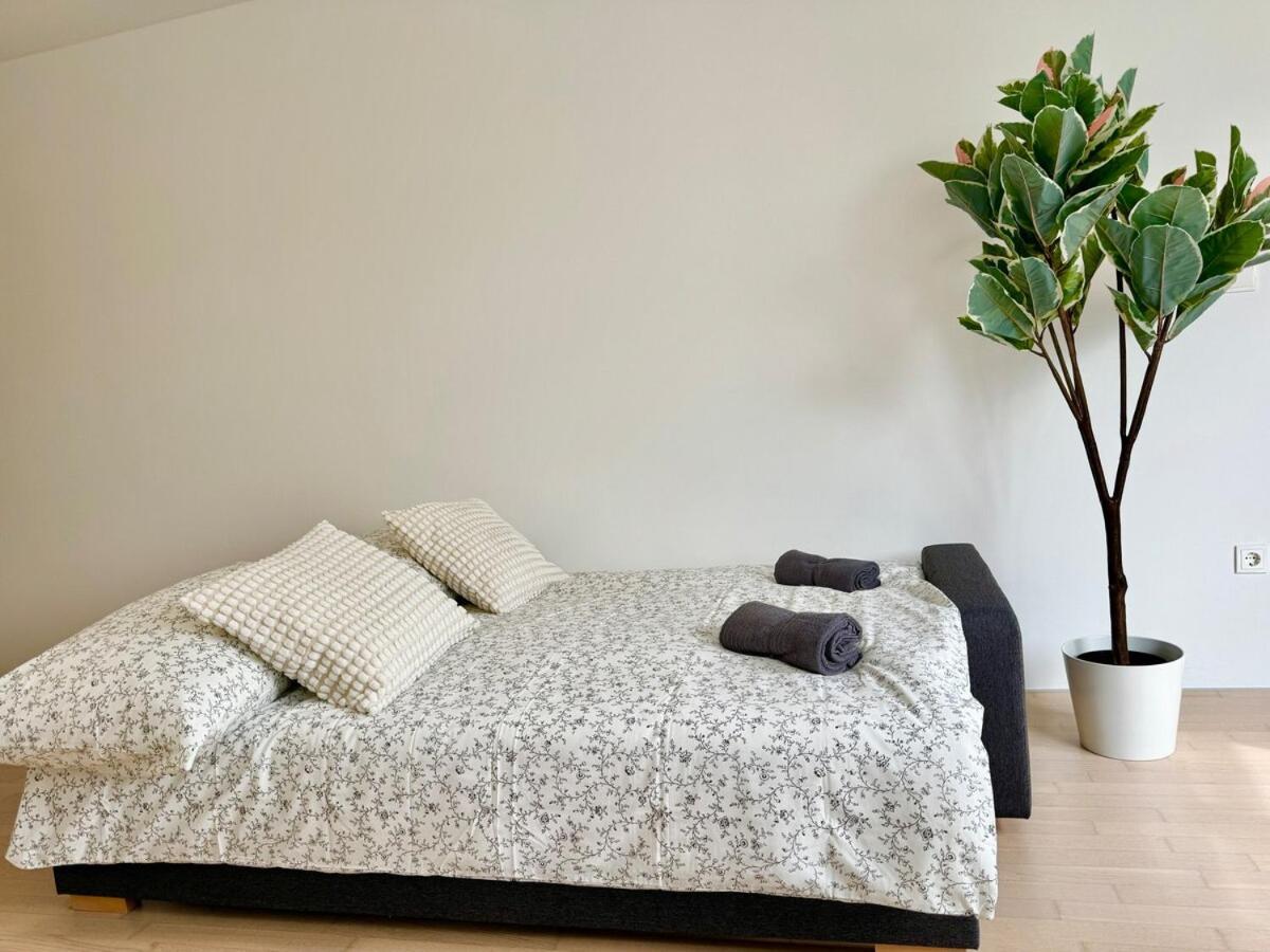 Prime Near Schoenbrunn Castle Apartment